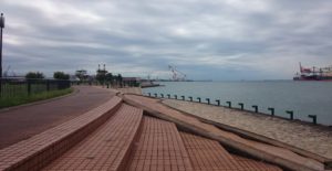 2016y09m23d_133655877